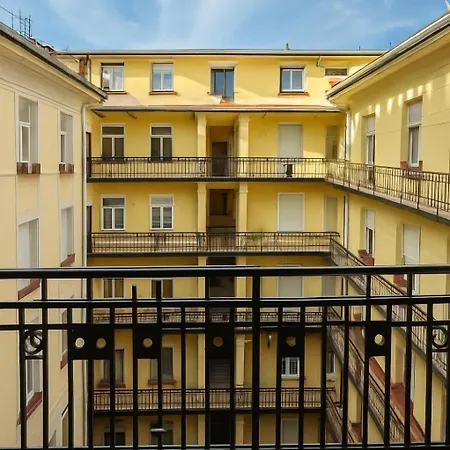 Bloom Akasha Ii Apartman