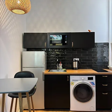 Bloom Akasha Ii * Budapest